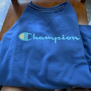 Champion sweatshirt small